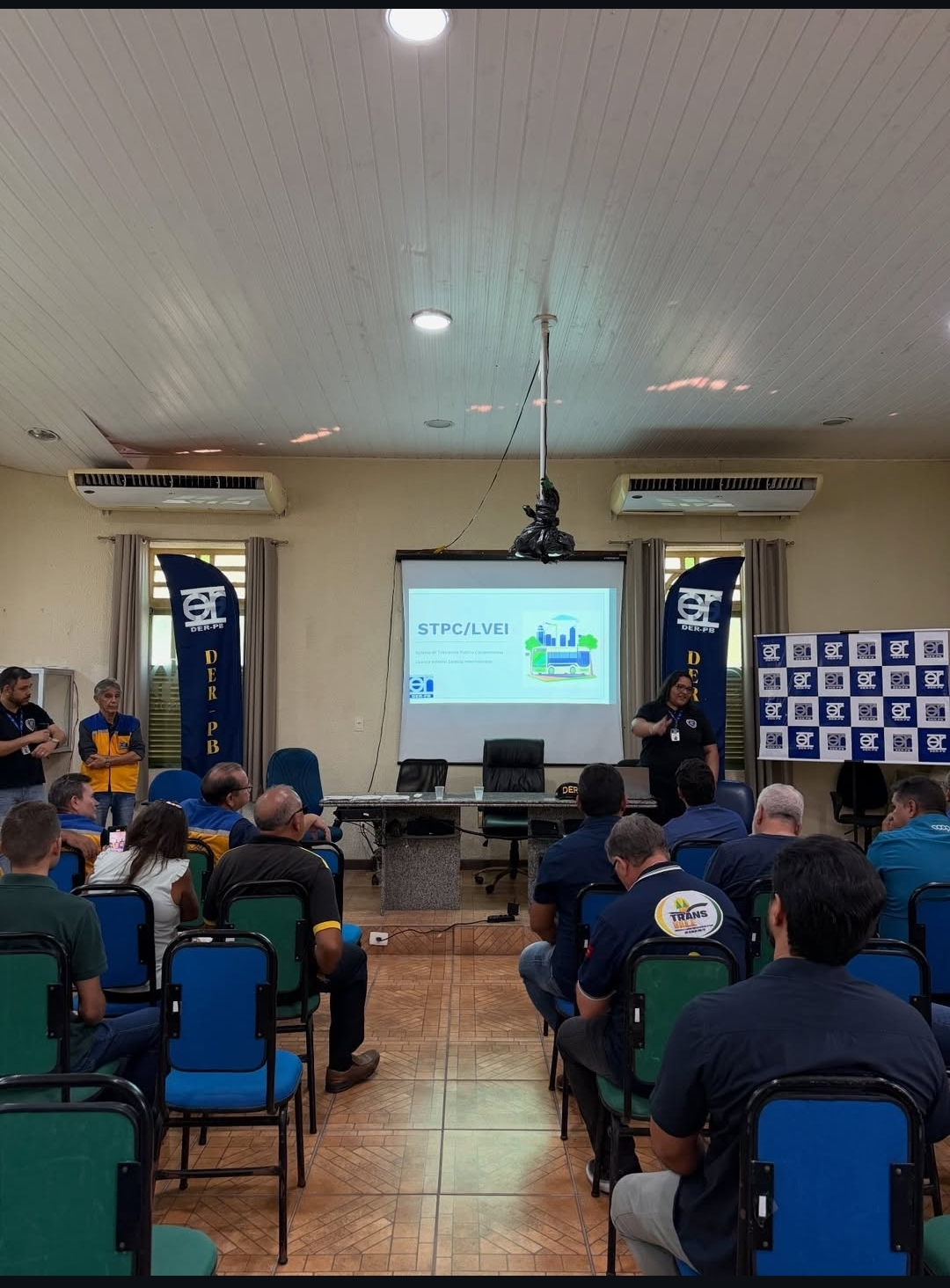 DER-PB promove diálogo com cooperativas e setor de turismo para fortalecer transporte complementar na Paraíba